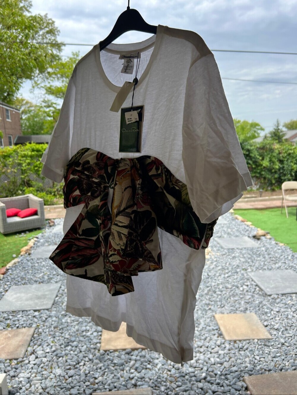 Oscar de la Renta White Tee with Multicolor Leaf Panel Size L - Picture 4 of 6